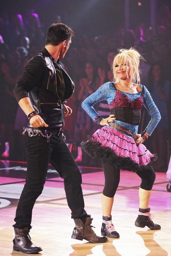 Betsey Johnson & Tony Dovolani Foxtrot Video Dancing With The Stars ...