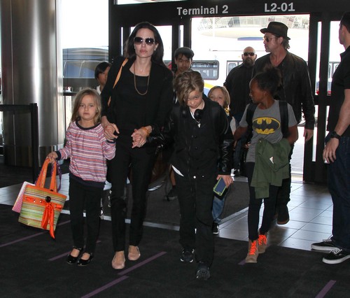 Brad Pitt and Angelina Jolie Spotted with Entire Family at LAX: Flying ...