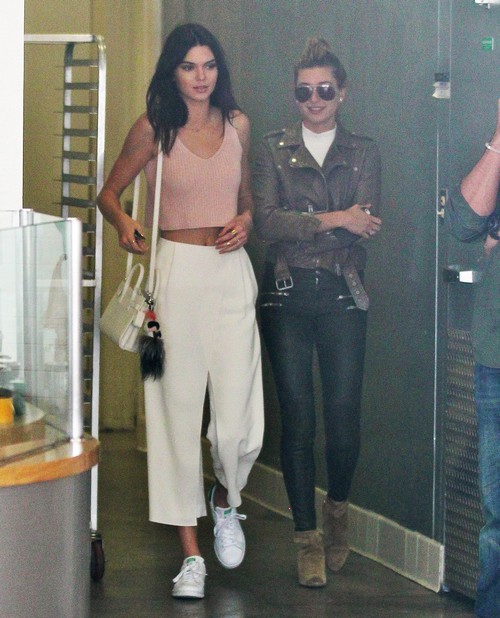 Kendall Jenner Cake Mix with Hailey Baldwin and Justin Beiber April 23,  2015 – Star Style