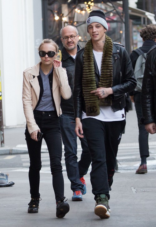 Vanessa Paradis and Lily-Rose Depp Disgusted with Johnny Depp and Amber ...