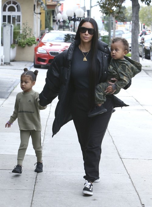 Kim And Kourtney Kardashian Meet Kanye West For Lunch In Woodland Hills ...