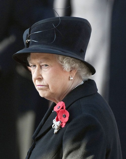 Queen Elizabeth Looking For New Butler Who Won't Spill Royal Gossip