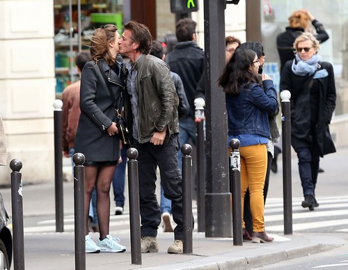 Sean Penn & Adele Exarchopoulos Say Goodbye with a Kiss in Paris!: Photo  3076504, Adele Exarchopoulos, Sean Penn Photos