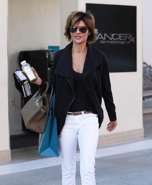 Exclusive Lisa Rinna Stops By Lancer Dermotolgy