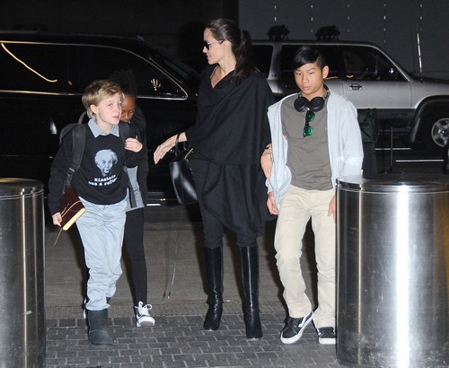 Angelina Jolie & Kids Departing On A Flight At LAX | Celeb Dirty Laundry