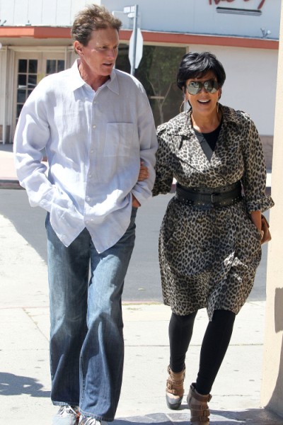 Kris Jenner, Bruce Jenner Divorce Showing Signs, Couple Won't Even Sit Together! 1226