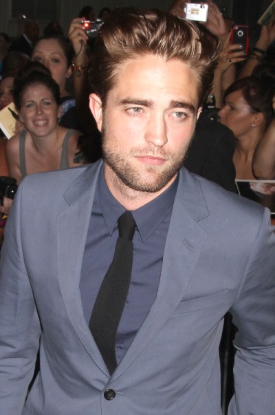 Robert Pattinson And Katy Perry Get 'Touchy-Feely' On Dinner Date 0830