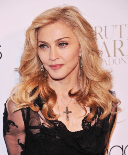 Madonna Wielding AK-47 Assault Rifle At Concert In Isreal