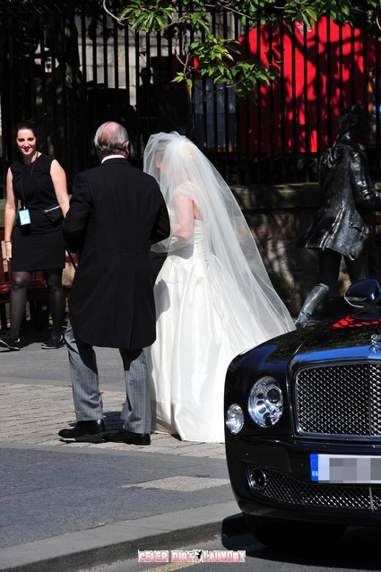 Zara Phillips Wedding Dress