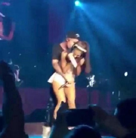 Justin Bieber Attempts To Steal Big Sean's Girlfriend Ariana Grande During Performance - Big Sean Explodes On Twitter!