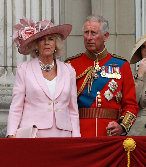 Kate Middleton Snubs Queen Elizabeth At Christmas, Camilla Parker-Bowles to Blame?