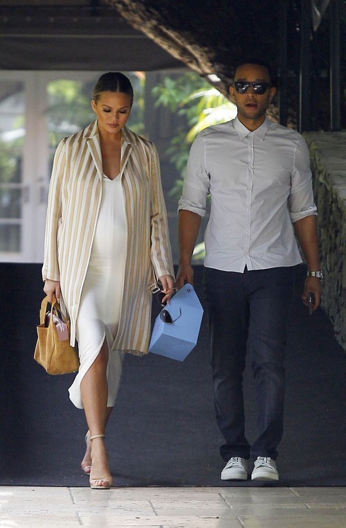 52000762 Pregnant Chrissy Teigen and her husband John Legend go out to lunch at the Hotel Bel Air in Beverly Hills on March 20, 2016. Chrissy wore vertical stripes to downplay her baby bump. FameFlynet, Inc - Beverly Hills, CA, USA - +1 (310) 505-9876