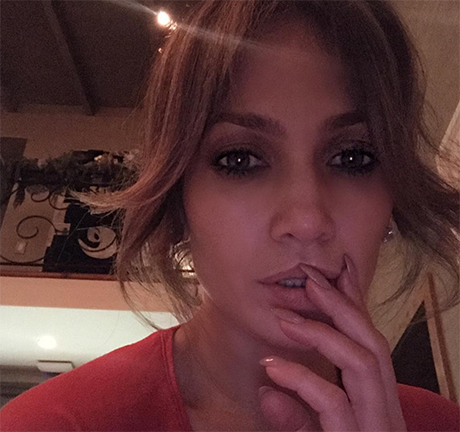 Rihanna Explodes Over Jennifer Lopez And Drake Romance: Unollows J-Lo on Instagram, Plans Revenge?