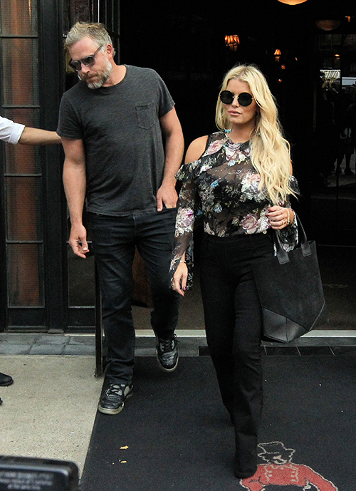 Jessica Simpson's Husband Eric Johnson Jobless And Lazy: Couple To