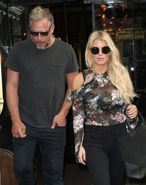 Jessica Simpson's Husband Eric Johnson Jobless And Lazy: Couple To