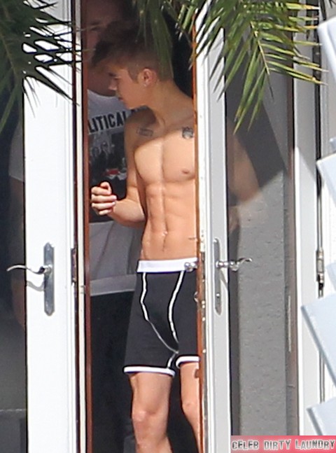 See Justin Bieber In His Underwear: No Competition for Justin
