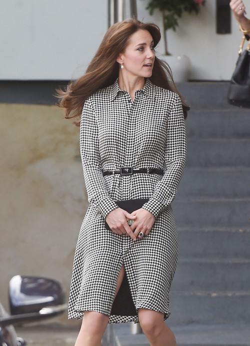 Kate Middleton Upskirt Wardrobe Malfunction at The Anna Freud Centre ...