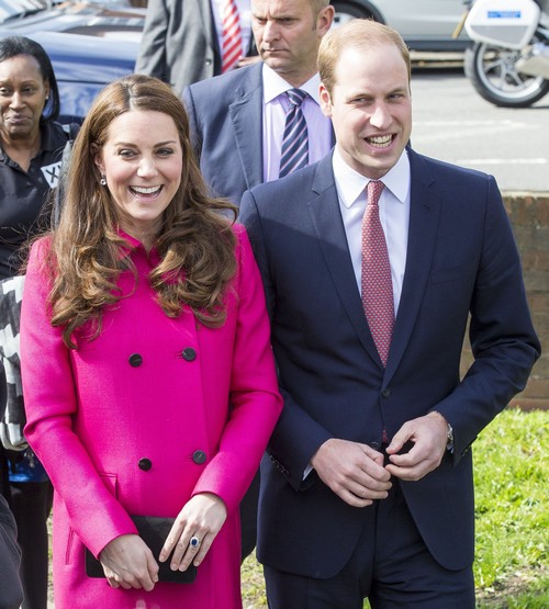 Kate Middleton Plan To Induce Labor: Prince William Sends Snacks To Fans Outside St Mary's Hospital, Lindo Wing