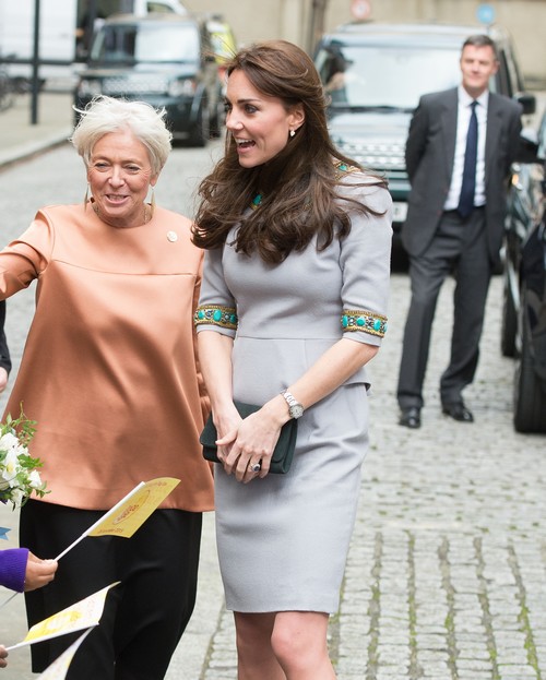 Kate Middleton Neighbors Furious, Queen Elizabeth Appalled: Wooden ...