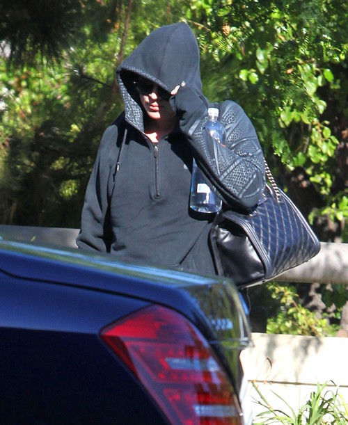 Khloe Kardashian Divorce OFF - Wears Wedding Ring to Support Lamar Odom (PHOTOS)