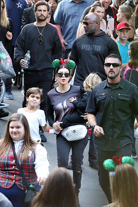 Kourtney Kardashian, Scott Disick Spotted With Sons In Disneyland: Kourtney Puts Scott On Probation, Rekindles Romance? (PHOTOS)