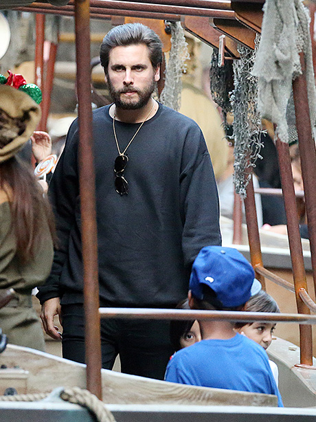 Kourtney Kardashian, Scott Disick Spotted With Sons In Disneyland: Kourtney Puts Scott On Probation, Rekindles Romance? (PHOTOS)