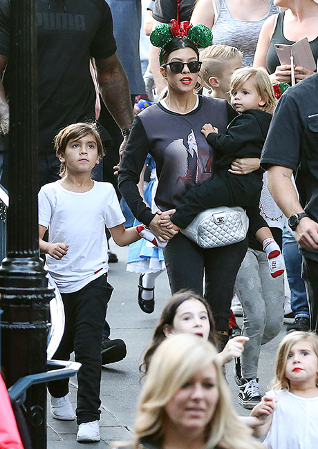 Kourtney Kardashian, Scott Disick Spotted With Sons In Disneyland: Kourtney Puts Scott On Probation, Rekindles Romance? (PHOTOS)