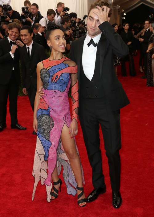 FKA Twigs to Dump Robert Pattinson Now that Career Has Rocketed - No Longer Needs to Marry Twilight Star?