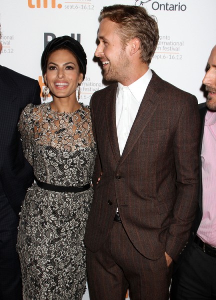 Ryan Gosling And Eve Mendes Split Up? Actress Spends Holiday Surrounded By Other Men 0709