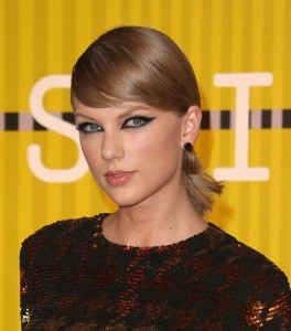 Taylor Swift Files Countersuit Against David Mueller: Fired Radio Host ...