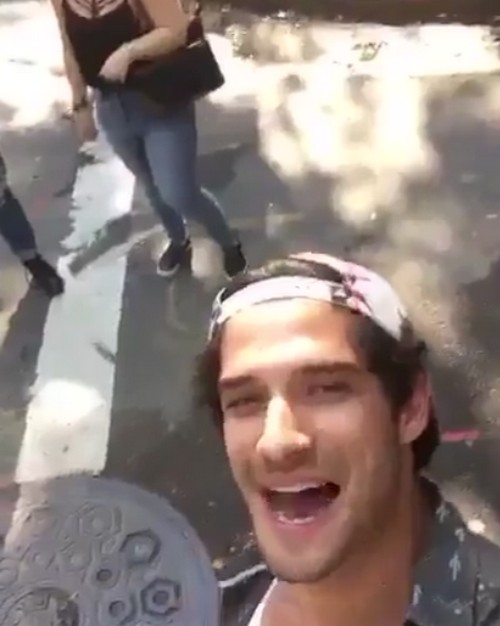 Teen Wolfs Tyler Posey Announces Hes Gay On Social