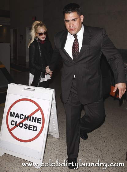 Lindsay Lohan Gives Michael Jackson's Former Bodyguard Alberto Alvarez A Tryout